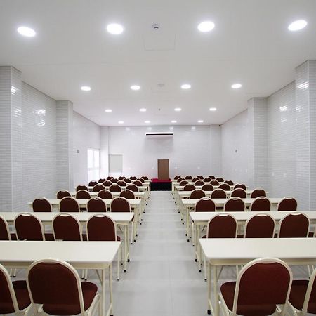 Hotel Confiance Barigui Curitiba Bagian luar foto