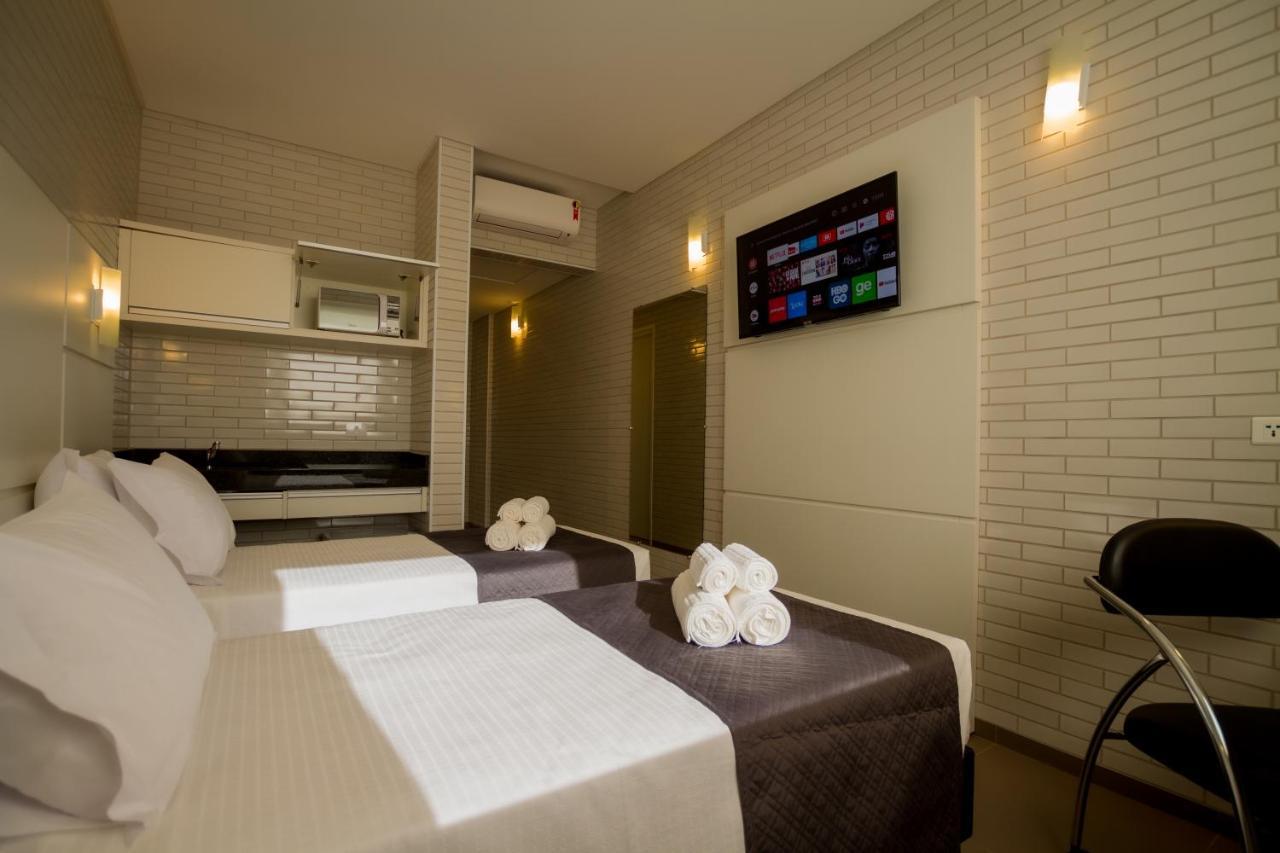 Hotel Confiance Barigui Curitiba Bagian luar foto