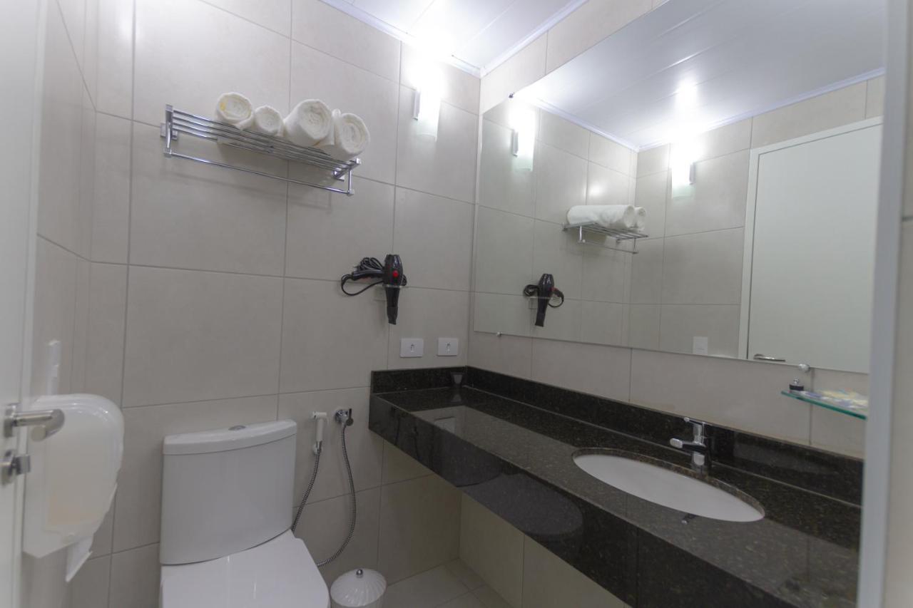 Hotel Confiance Barigui Curitiba Bagian luar foto